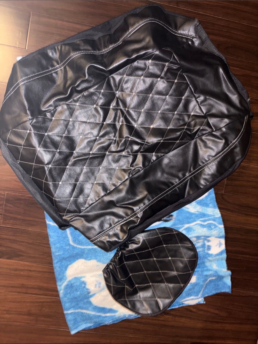 Swarovski Crystal/Black Auto Seat Covers